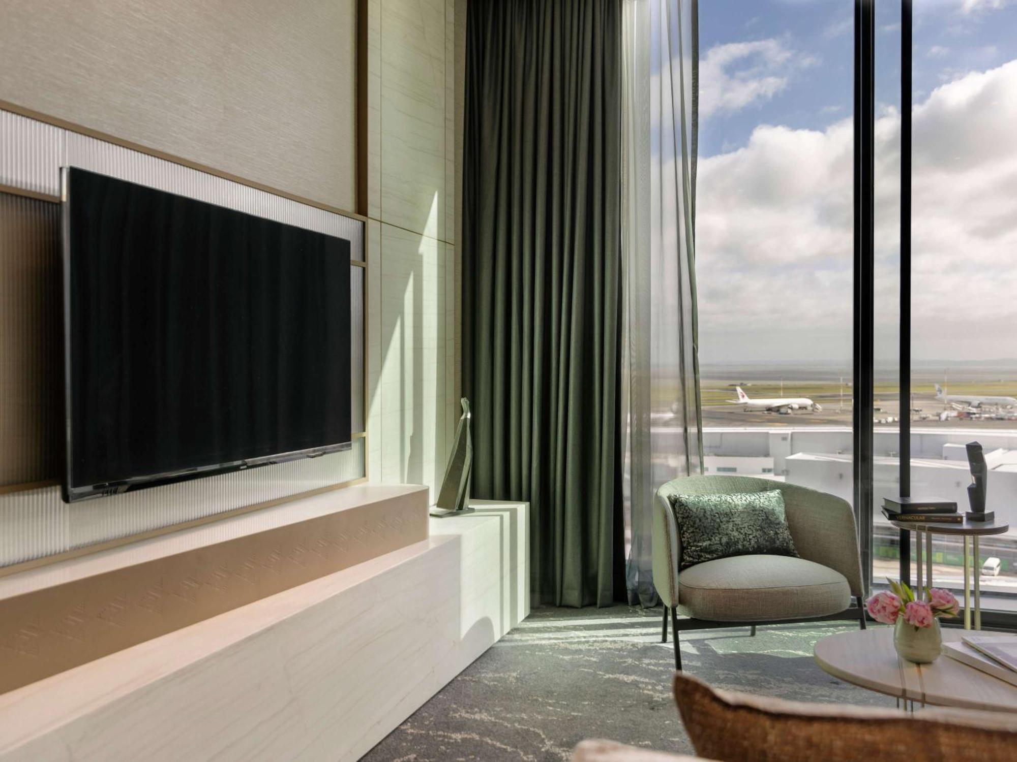 Hotel Pullman Auckland Airport Extérieur photo A room at the hotel