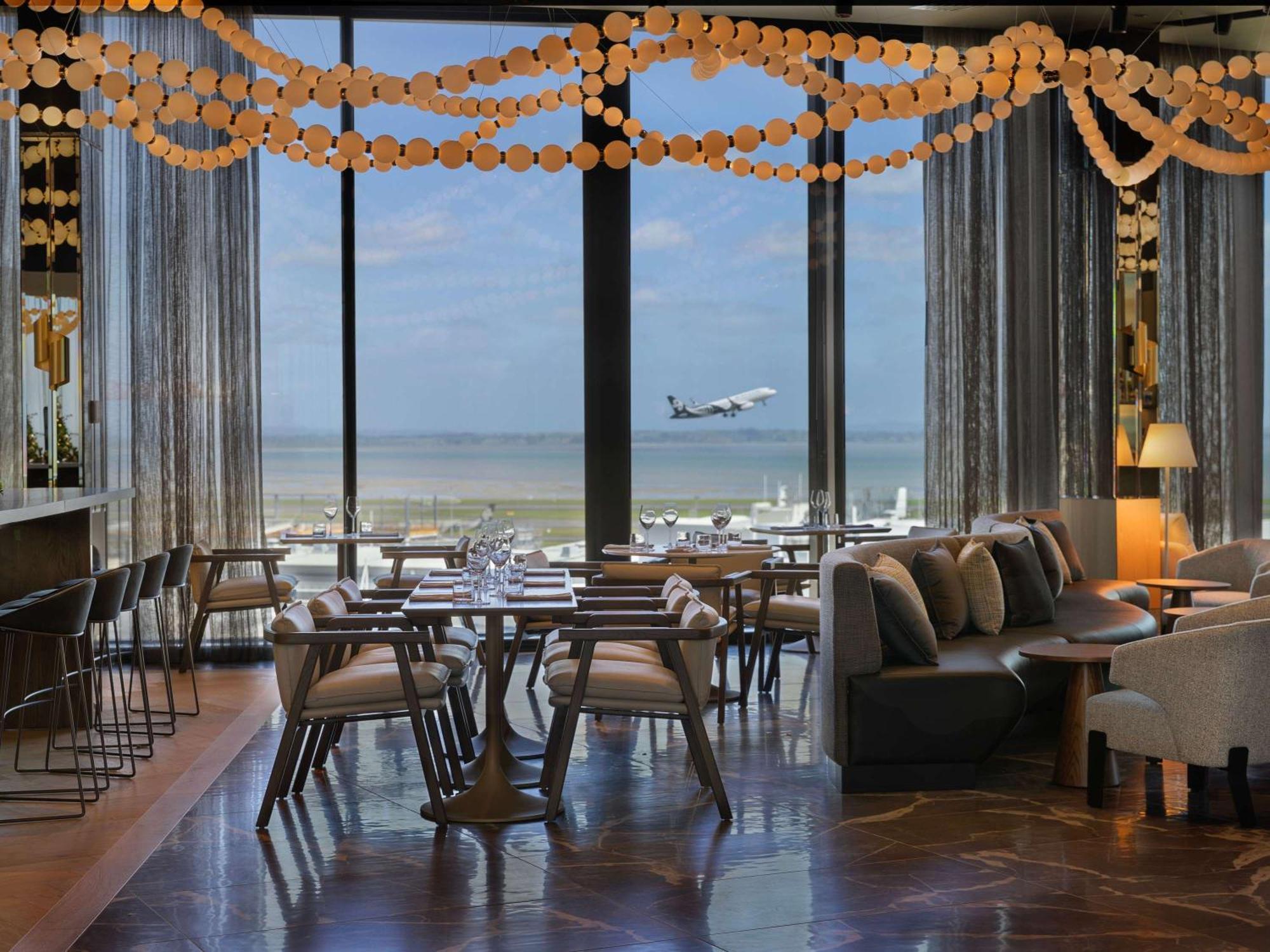 Hotel Pullman Auckland Airport Extérieur photo The lounge at the airport