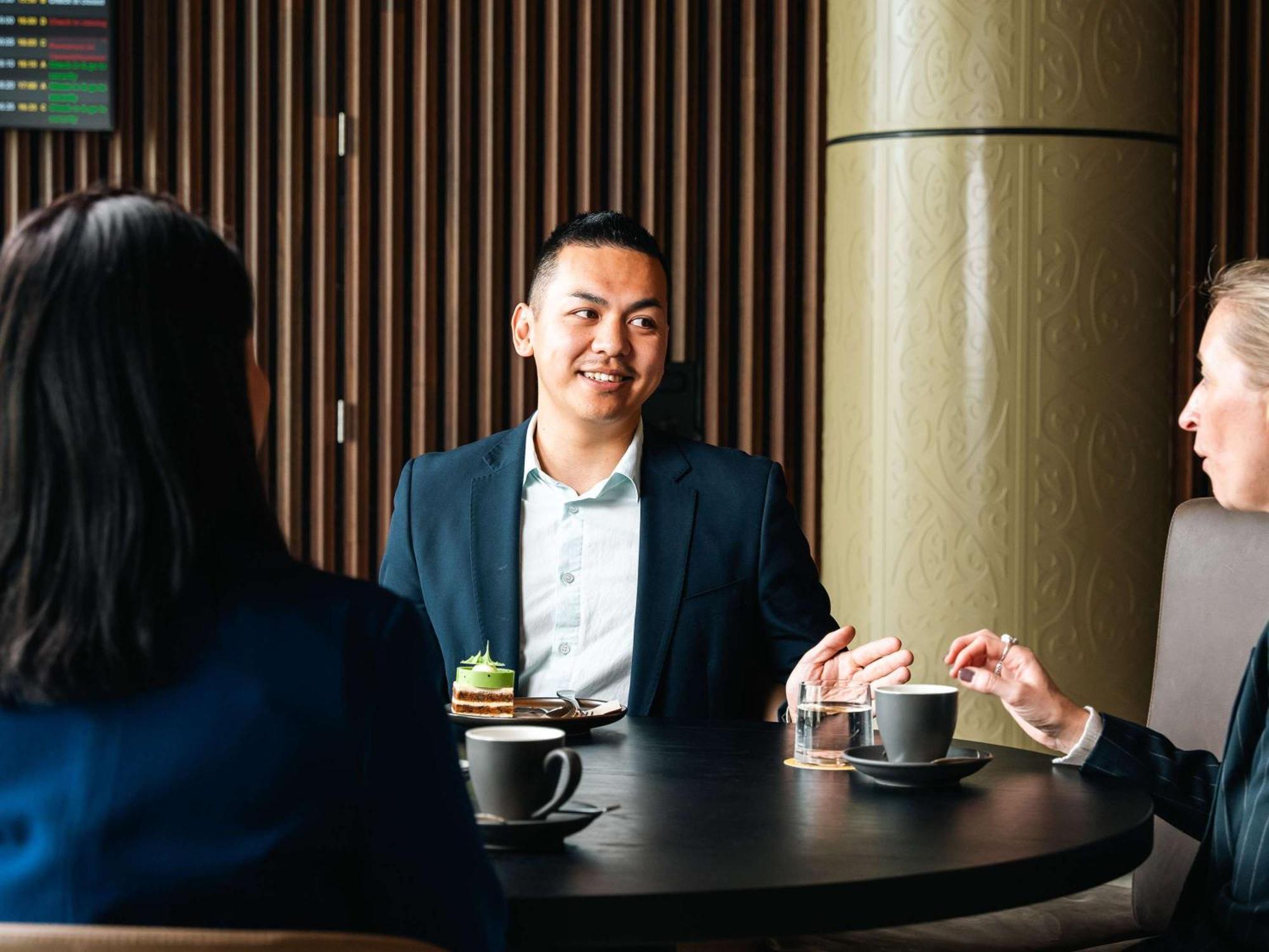 Hotel Pullman Auckland Airport Extérieur photo A student from the University of New South Wales