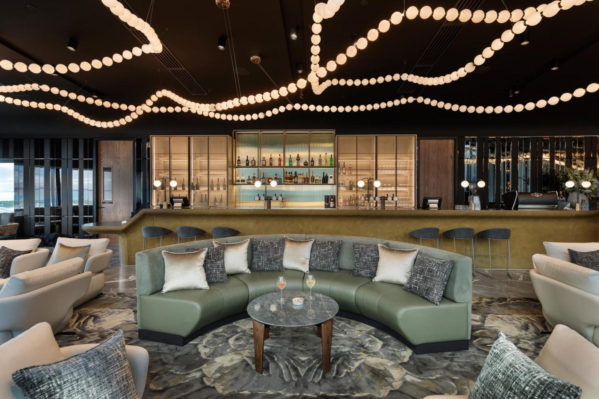 Hotel Pullman Auckland Airport Extérieur photo The bar at the 101 lounge