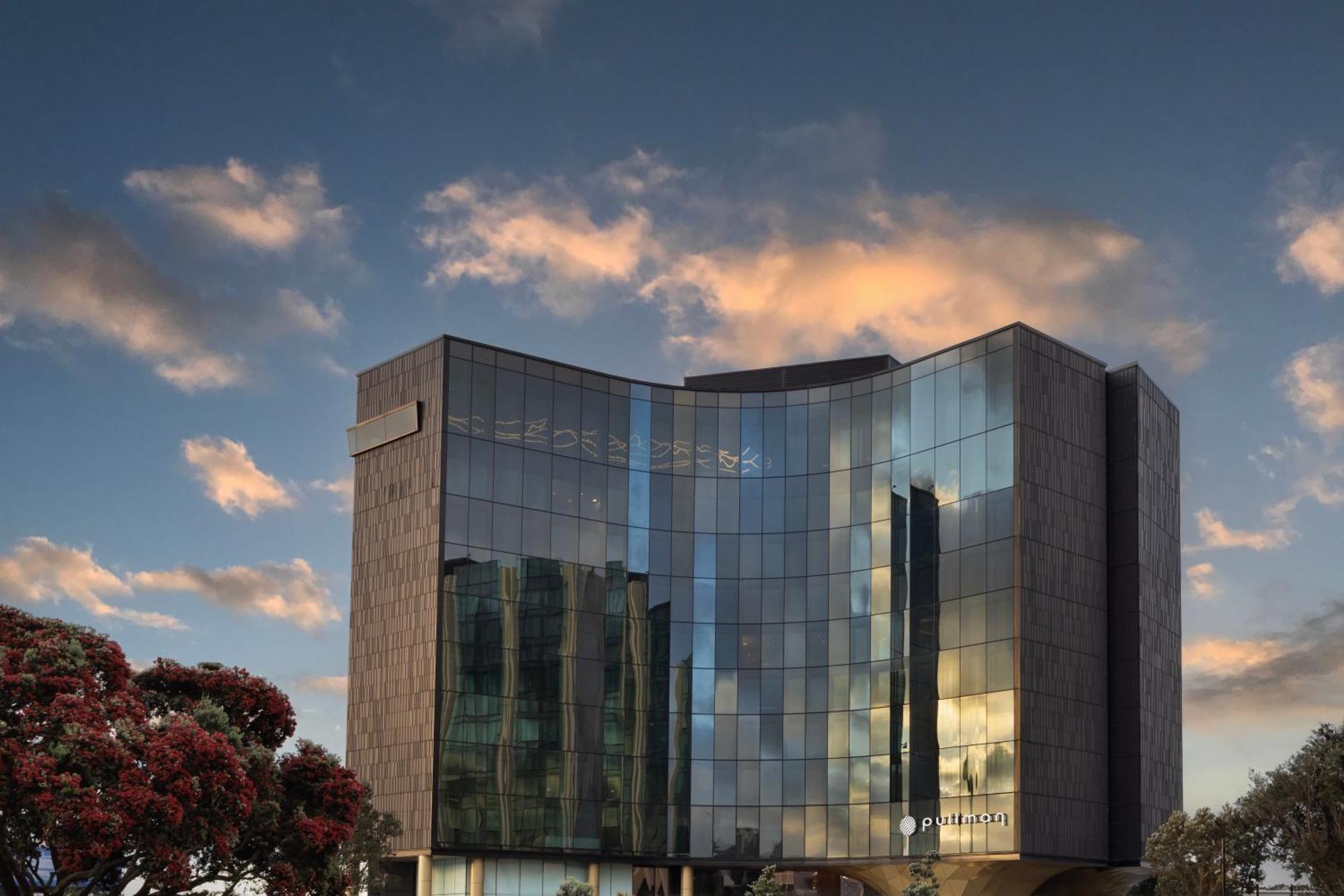 Hotel Pullman Auckland Airport Extérieur photo The building of the National Museum of the Republic of Kosovo